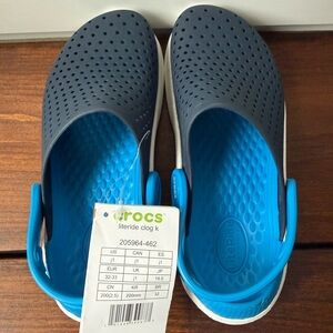 NWT crocs size J1 navy and royal blue kids
